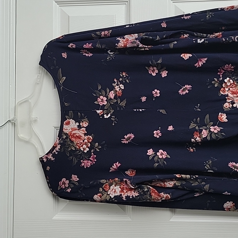 First Love Floral Top - Picture 7 of 9